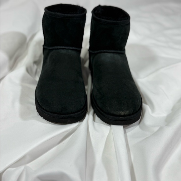 UGG - Picture 4 of 10